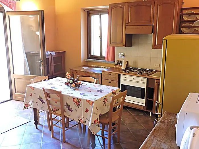 Suite Etrusca: the kitchen