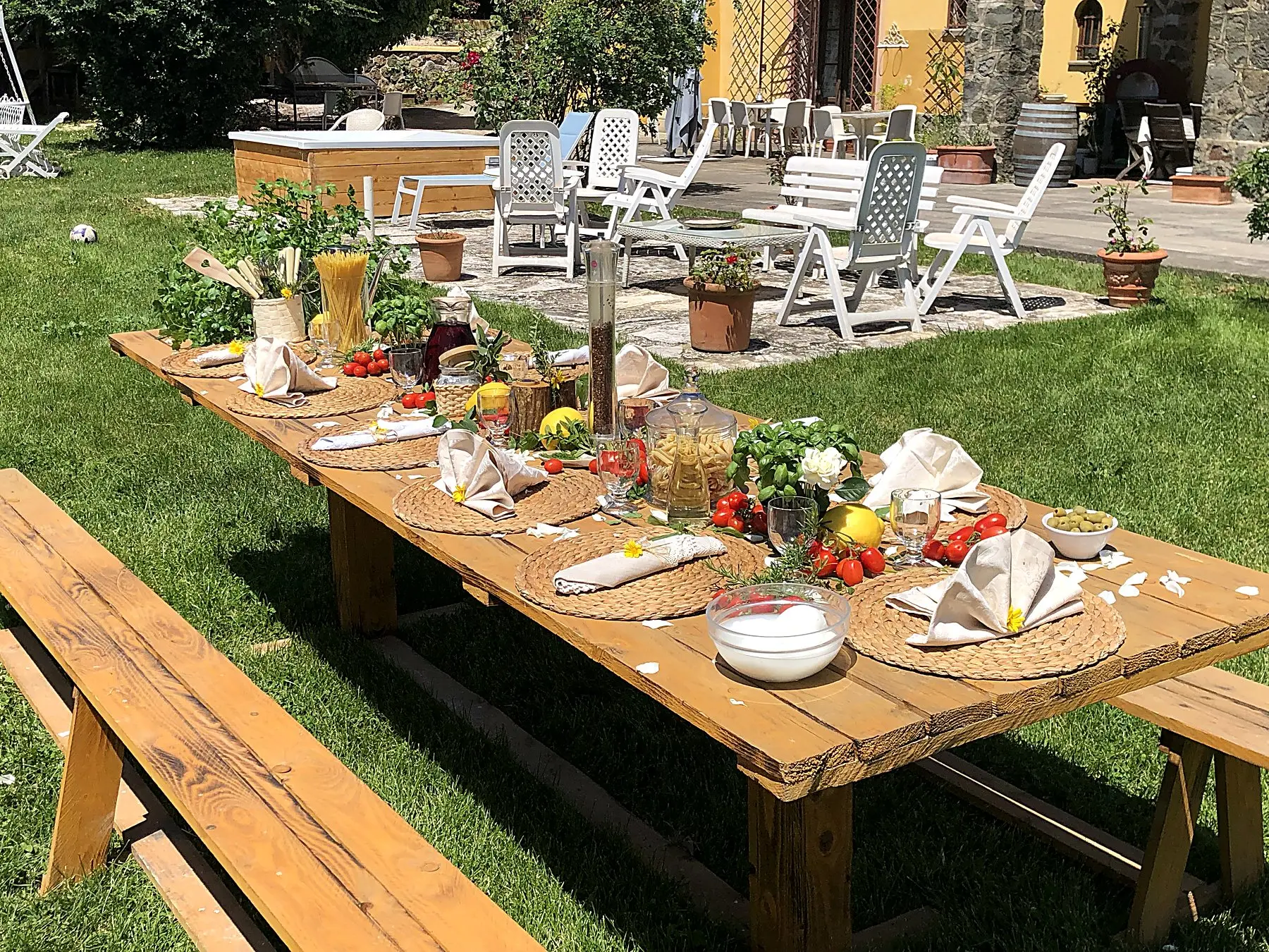 The long garden table ready for the fresh-pasta class